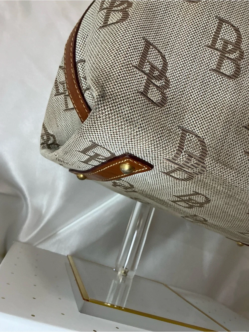 Preloved Good Dooney & Bourke Beige Canvas DB Monogram Hobo Bag w Gold Hardware